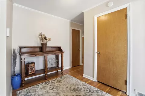 Entry Way - 4033 Stonehaven Rd, Kettering, OH 45429 photo 2 of 2