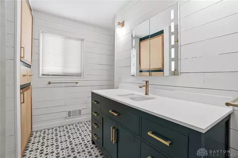 Bath - 4033 Stonehaven Rd, Kettering, OH 45429 photo 1 of 3