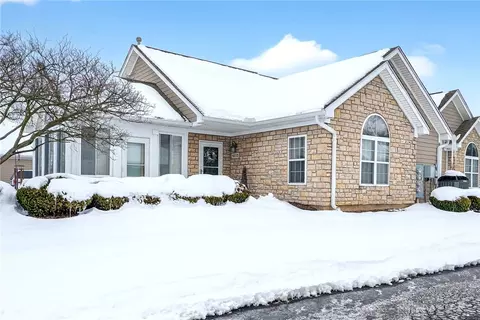 1632 Turnberry Village Dr, Dayton, OH 45458
