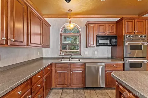 Kitchen - 380 Baum St #5B, Cincinnati, OH 45202 photo 5 of 5