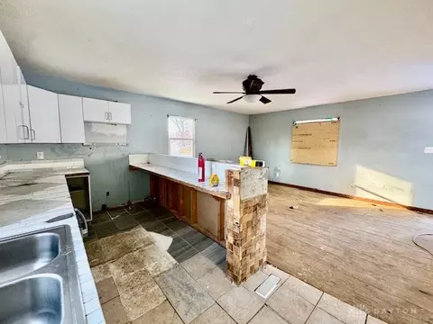 Kitchen - 4407 Redmond Rd, Springfield, OH 45505 photo 4 of 5