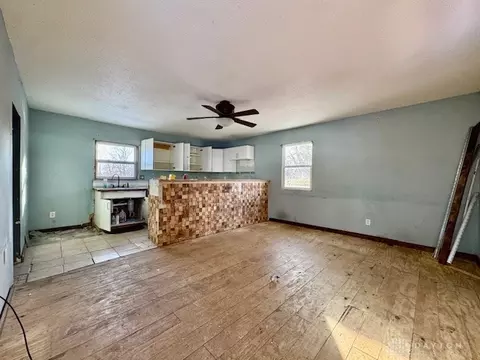 Living - 4407 Redmond Rd, Springfield, OH 45505 photo 1 of 7