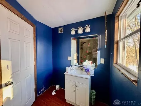 Bath - 4407 Redmond Rd, Springfield, OH 45505 photo 3 of 7