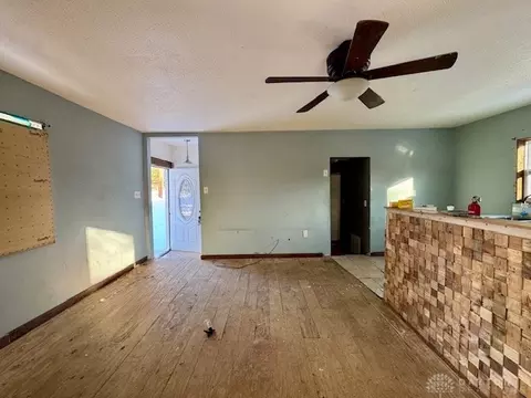 Living - 4407 Redmond Rd, Springfield, OH 45505 photo 5 of 7