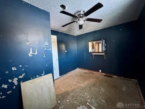 Bedroom - 4407 Redmond Rd, Springfield, OH 45505 photo 4 of 12