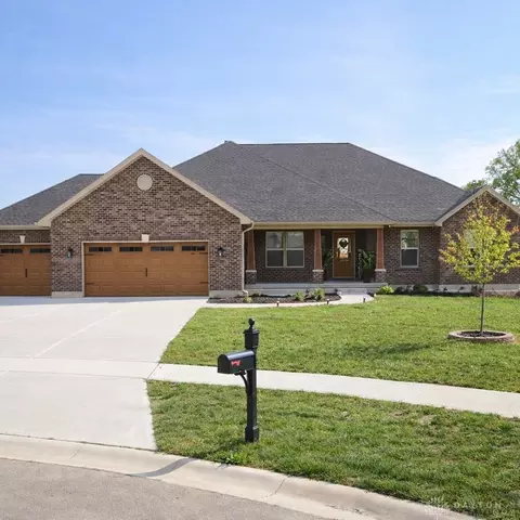 163 Wolf Creek Ct, Franklin, OH 45005