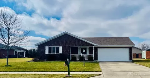 939 Calmer Ernst Blvd, Brookville, OH 45309