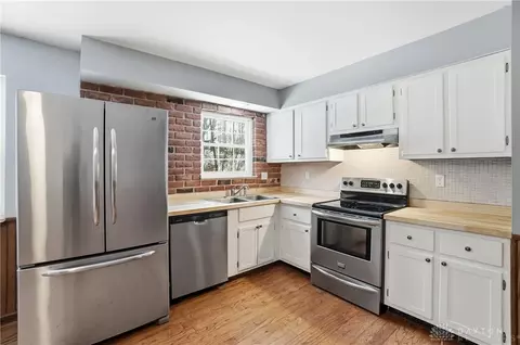 Kitchen - 9151 Tag Dr, Cincinnati, OH 45231 photo 3 of 6