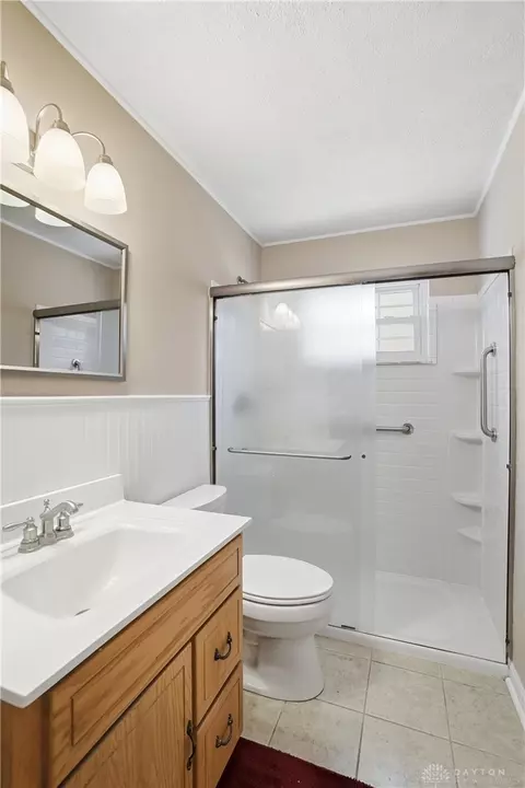 Bath - 9151 Tag Dr, Cincinnati, OH 45231 photo 2 of 6