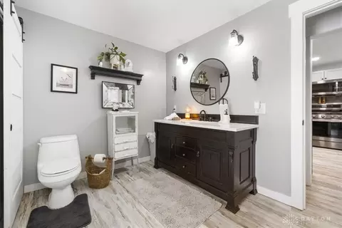 Bath - 366 N Hampton Rd, Springfield, OH 45504 photo 3 of 6
