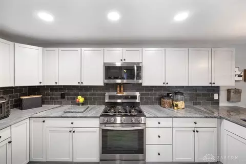 Kitchen - 366 N Hampton Rd, Springfield, OH 45504 photo 3 of 5