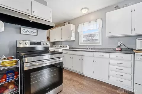 Kitchen - 1267 Beech St, Fairborn, OH 45324 photo 2 of 5
