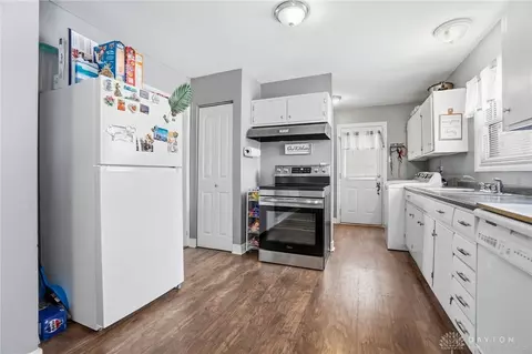 Kitchen - 1267 Beech St, Fairborn, OH 45324 photo 4 of 5