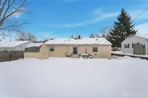 Exterior - 1267 Beech St, Fairborn, OH 45324 photo 4 of 9