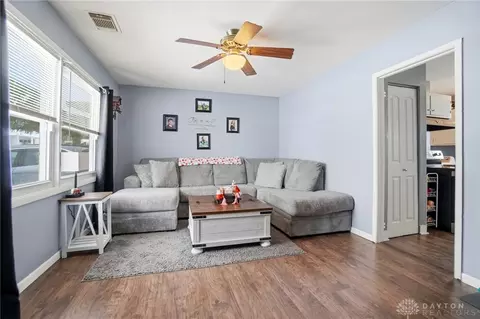 Living - 1267 Beech St, Fairborn, OH 45324 photo 1 of 4