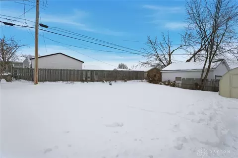 Exterior - 1267 Beech St, Fairborn, OH 45324 photo 6 of 9