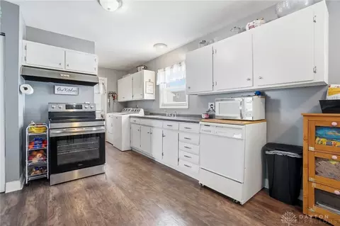 Kitchen - 1267 Beech St, Fairborn, OH 45324 photo 3 of 5
