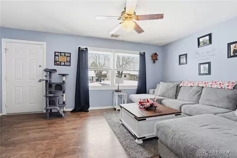 Living - 1267 Beech St, Fairborn, OH 45324 photo 3 of 4