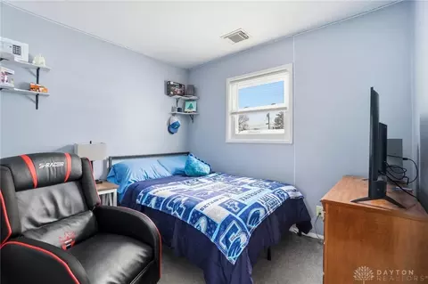 Bedroom - 1267 Beech St, Fairborn, OH 45324 photo 1 of 8