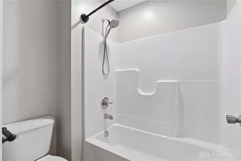 Bath - 736 E Northern Ave, Springfield, OH 45503 photo 3 of 3