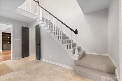 Entry Way - 3510 Ridgeway Rd, Kettering, OH 45419 photo 2 of 4