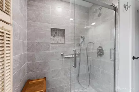 Bath - 3510 Ridgeway Rd, Kettering, OH 45419 photo 3 of 5