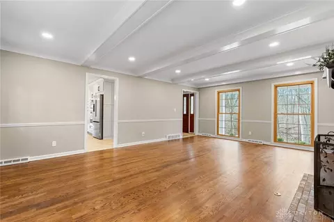 Living - 3510 Ridgeway Rd, Kettering, OH 45419 photo 2 of 10