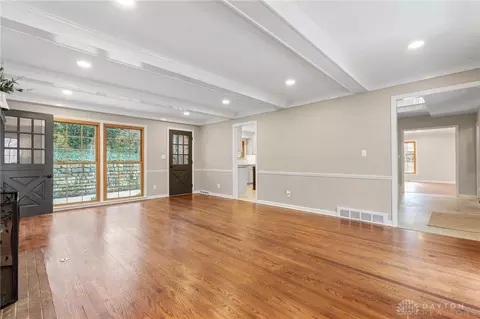 Living - 3510 Ridgeway Rd, Kettering, OH 45419 photo 3 of 10