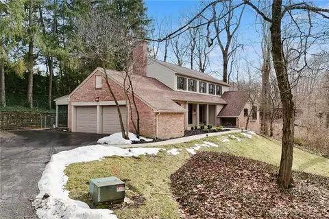 Exterior - 3510 Ridgeway Rd, Kettering, OH 45419 photo 2 of 7