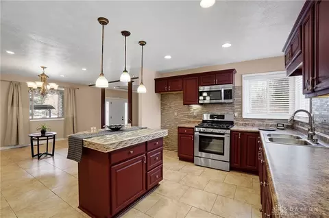 Kitchen - 4769 Bigger Rd, Kettering, OH 45440 photo 4 of 4