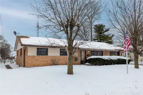 208 Shaw Rd, Englewood, OH 45322