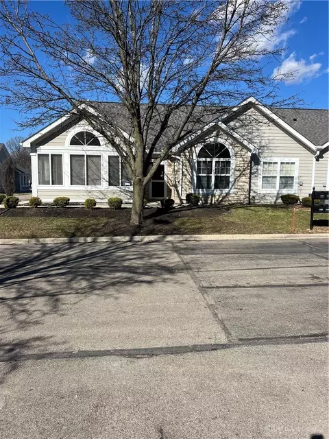 4606 Cobblestone Dr, Tipp City, OH 45371