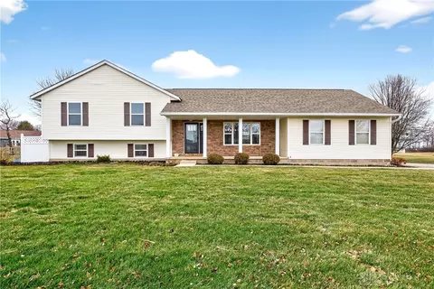 2660 Jade Pointe Ct, Waynesville, OH 45068