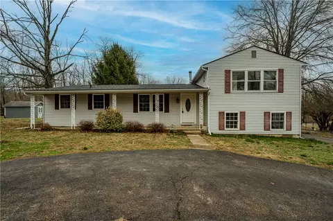 8030 Thomas Rd, Middletown, OH 45042