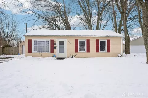 1777 Kylemore Dr, Xenia, OH 45385