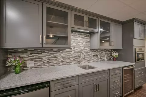 Kitchen - 224 Roscommon Dr, Springfield, OH 45503 photo 9 of 12