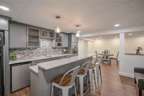 Kitchen - 224 Roscommon Dr, Springfield, OH 45503 photo 7 of 12