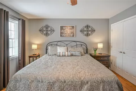 Bedroom - 224 Roscommon Dr, Springfield, OH 45503 photo 8 of 11