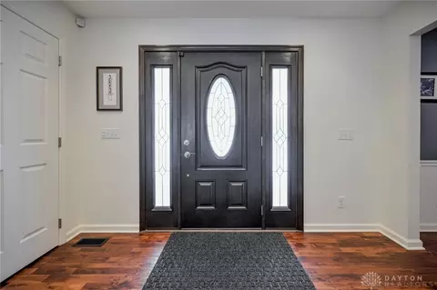 Entry Way - 224 Roscommon Dr, Springfield, OH 45503 photo 2 of 7