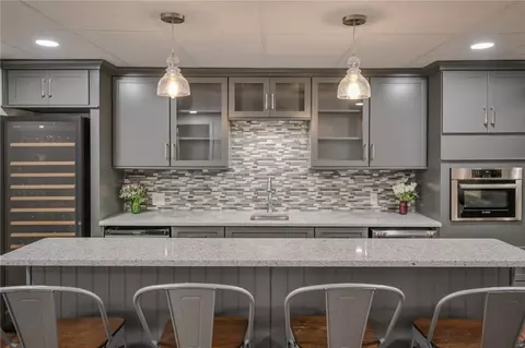 Kitchen - 224 Roscommon Dr, Springfield, OH 45503 photo 8 of 12