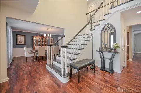 Entry Way - 224 Roscommon Dr, Springfield, OH 45503 photo 3 of 7