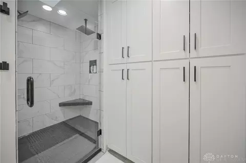 Bath - 224 Roscommon Dr, Springfield, OH 45503 photo 6 of 22