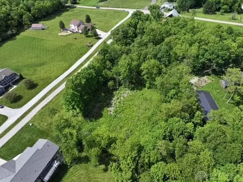 937 Willow Rd, Springfield, OH 45502