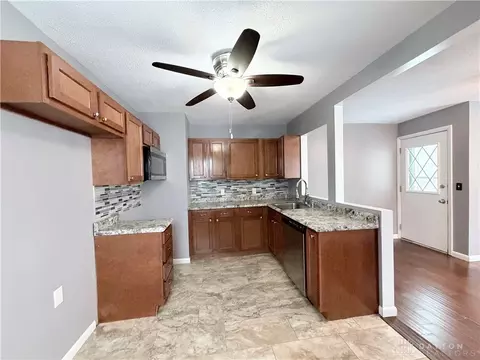 Kitchen - 1806 N Sweetbriar Ln, Springfield, OH 45505 photo 4 of 4