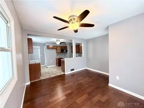 Living - 1806 N Sweetbriar Ln, Springfield, OH 45505 photo 5 of 5