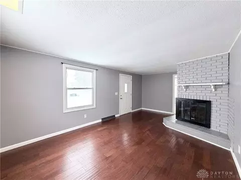 Living - 1806 N Sweetbriar Ln, Springfield, OH 45505 photo 1 of 5
