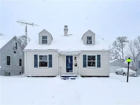 1806 N Sweetbriar Ln, Springfield, OH 45505