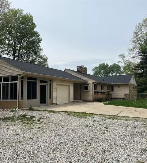 4477 E Centerville Rd, Sugarcreek Township, OH 45370