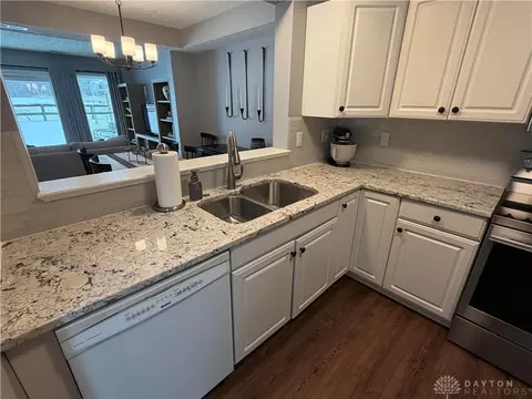 Kitchen - 7740 Hackney Cir, Maineville, OH 45039 photo 2 of 3