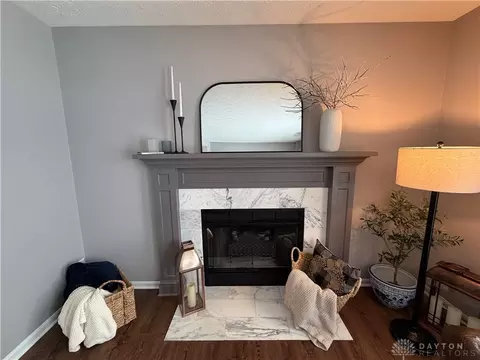 Living - 7740 Hackney Cir, Maineville, OH 45039 photo 2 of 4